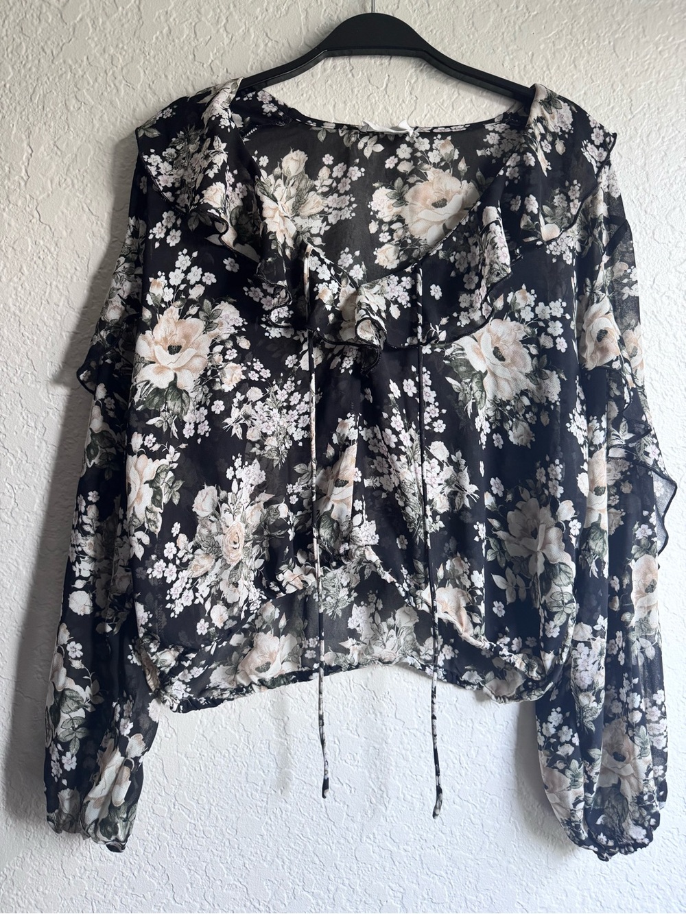 Everly Rose Floral Sheer Ruffle Tie Neck Boho Chiffon Blouse Women’s Medium